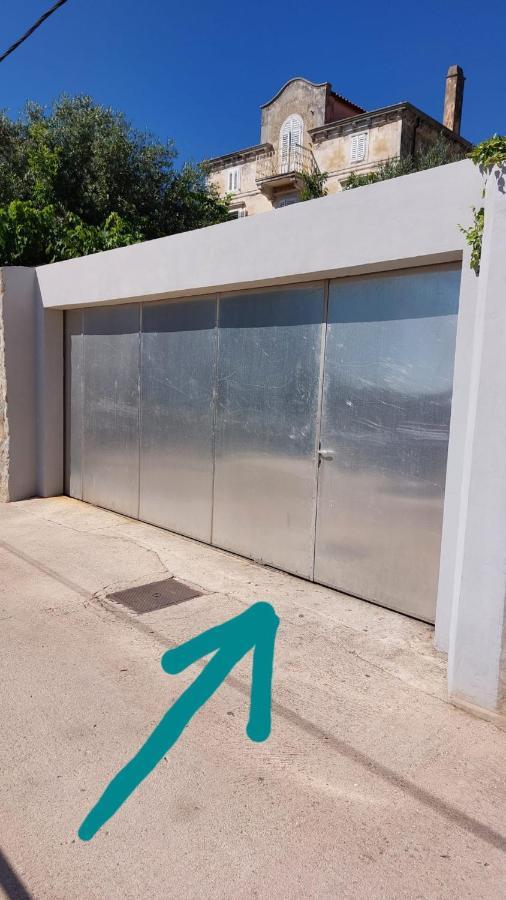 Apartman Kristina And Free Parking Mali Lošinj Zewnętrze zdjęcie