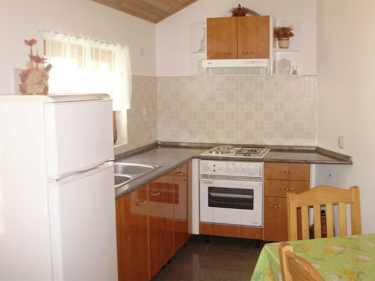 Apartman Kristina And Free Parking Mali Lošinj Zewnętrze zdjęcie